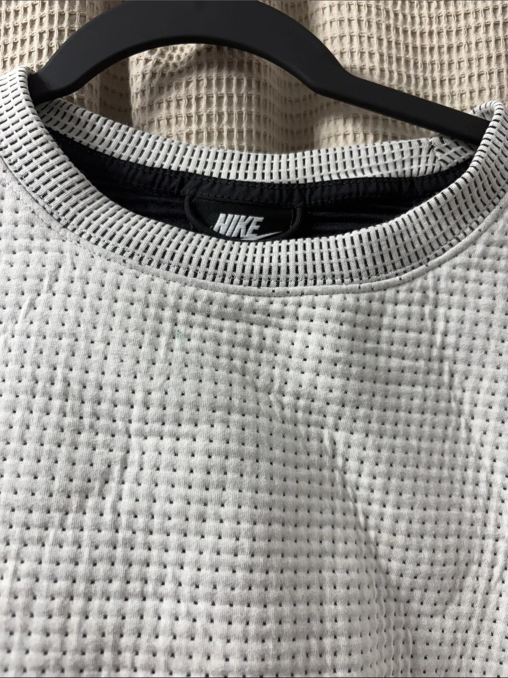 Nike Women's Off-White Cropped Waffle Crewneck Sweatshirt EUC